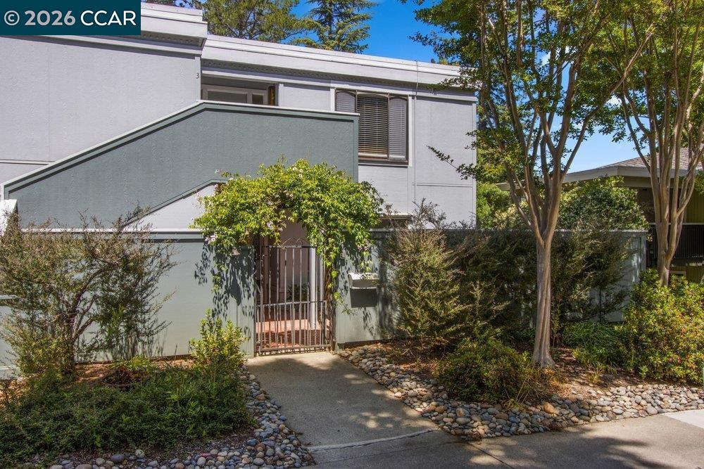 1232 Fairlawn Court # 4