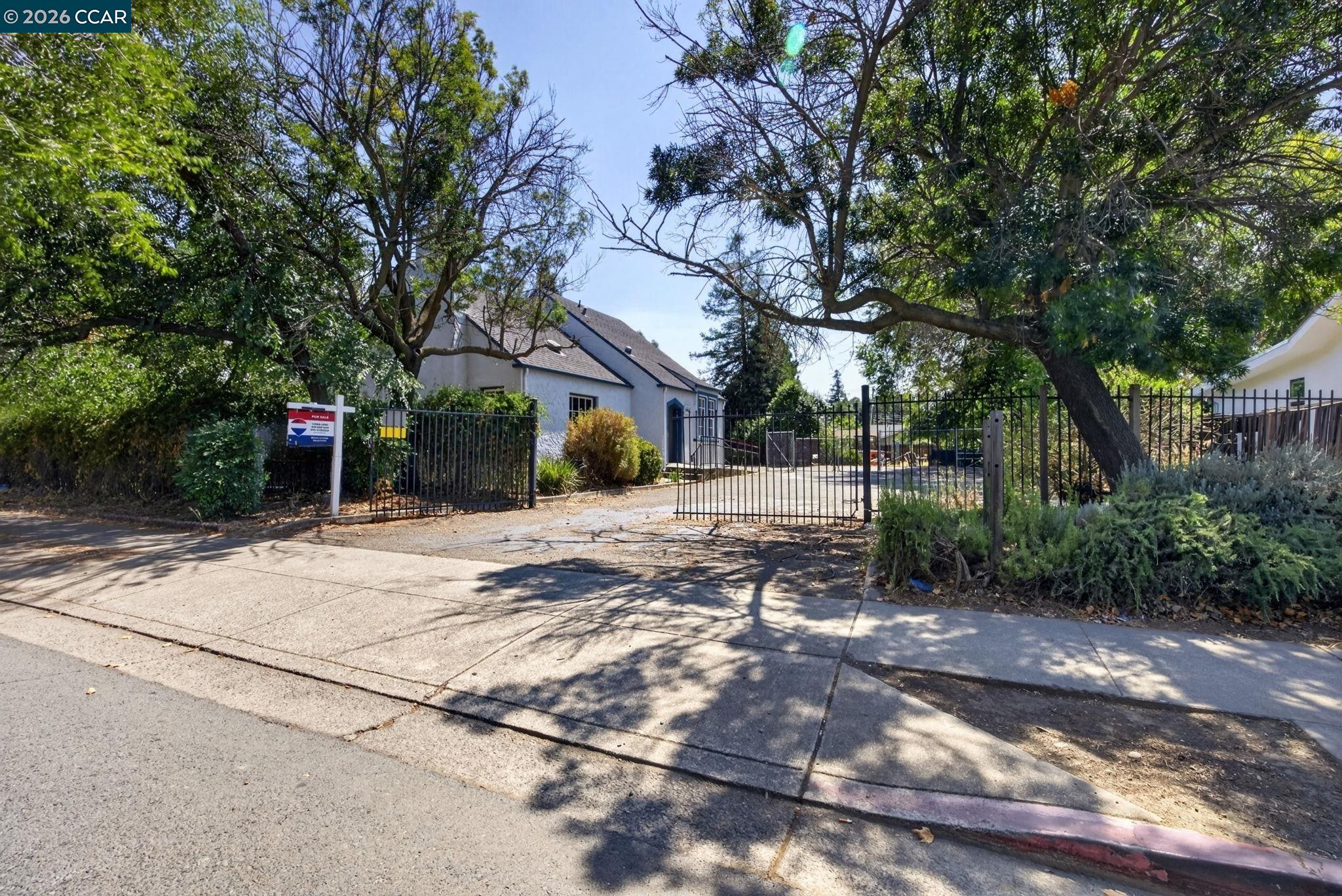2924 Clayton Rd