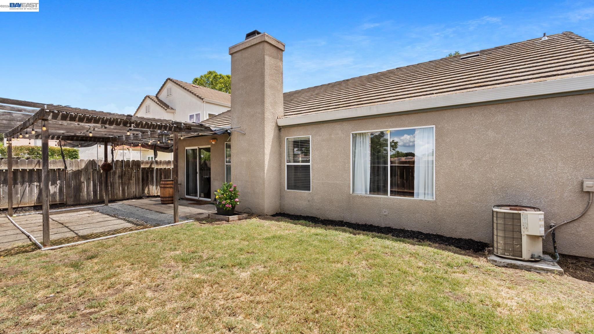 1571 Spring Ct