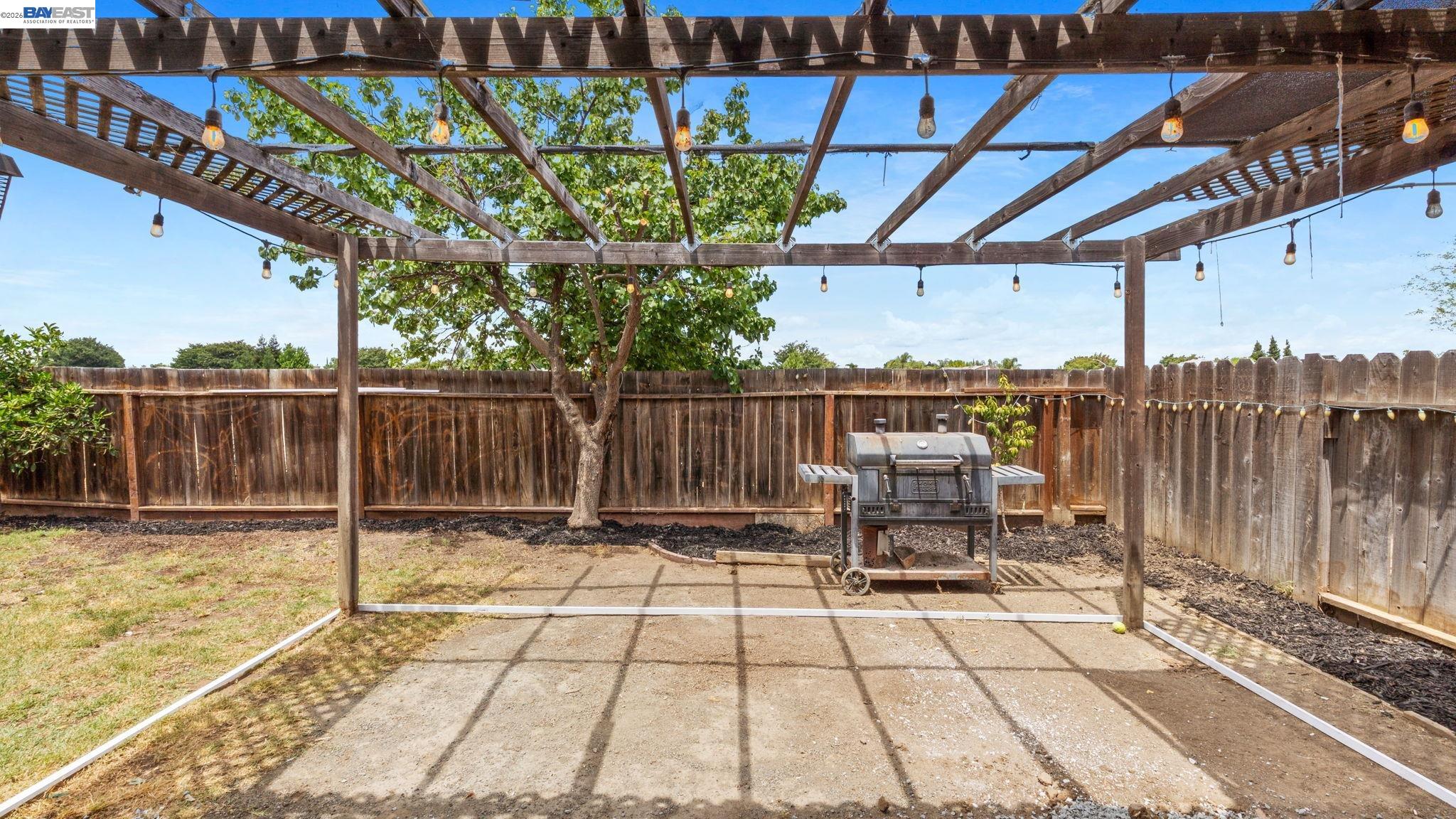 1571 Spring Ct