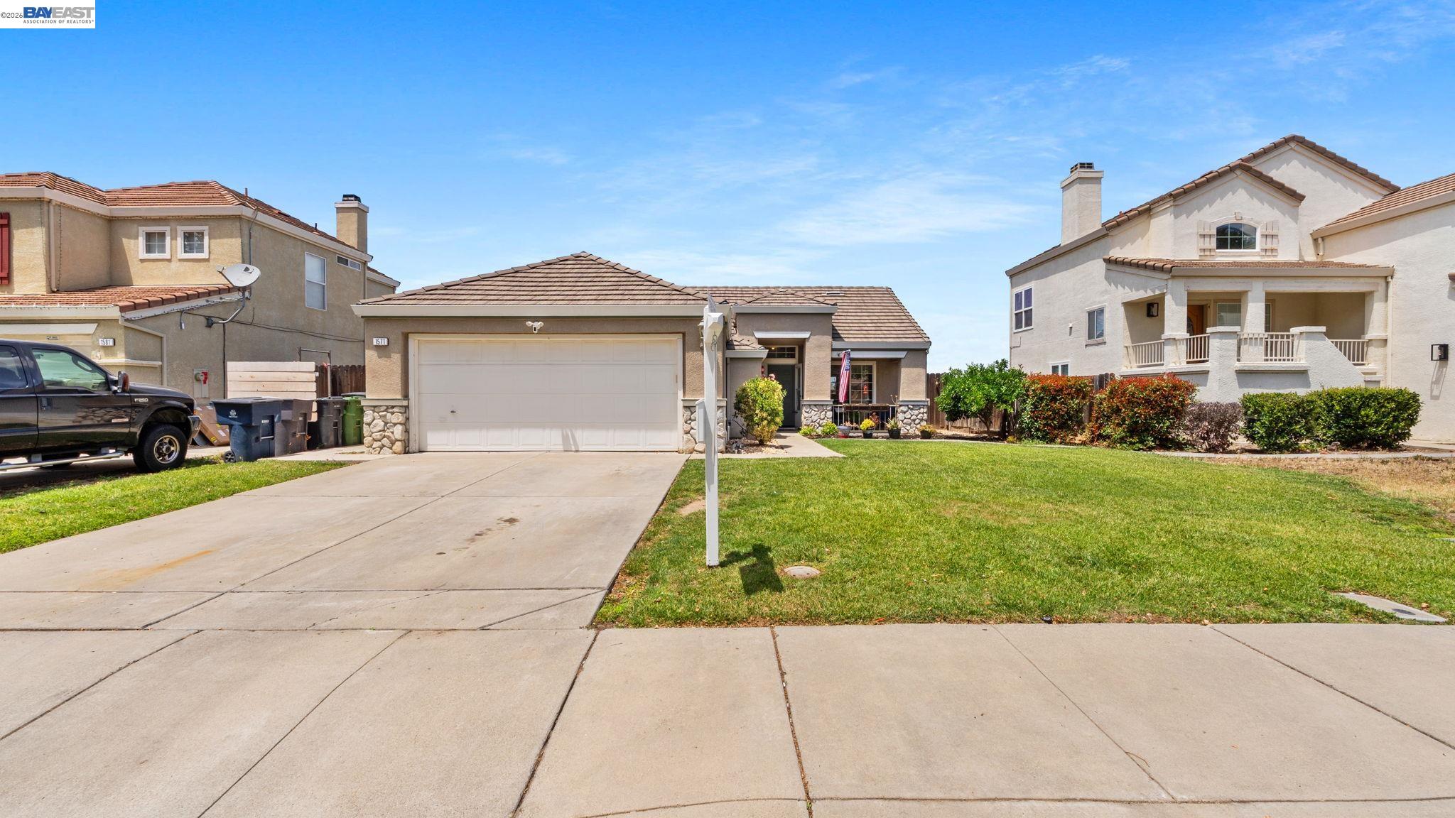 1571 Spring Ct