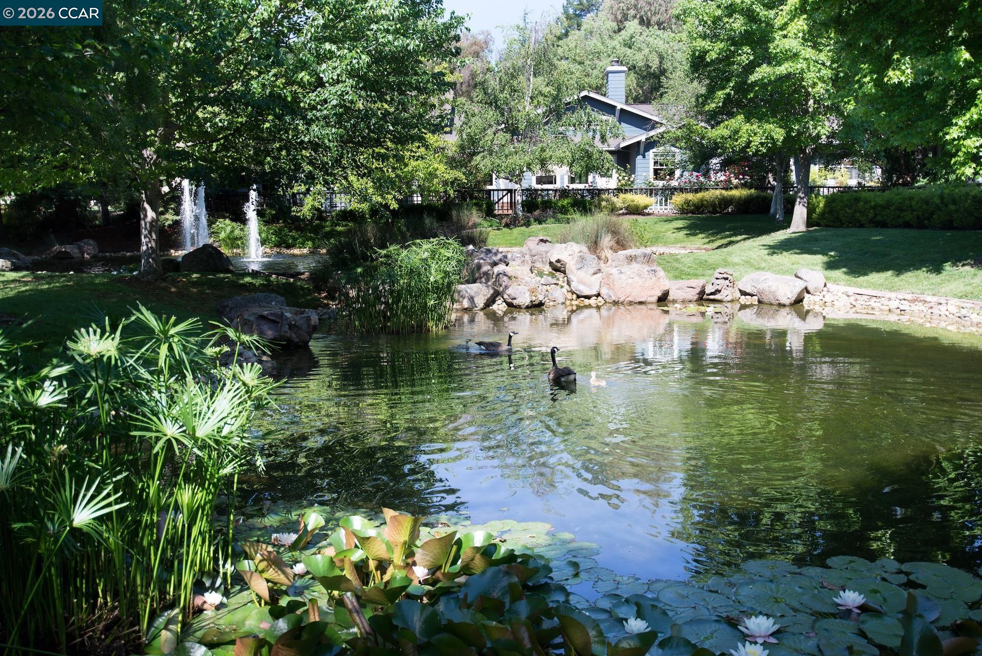 1901 Lakeshire Dr