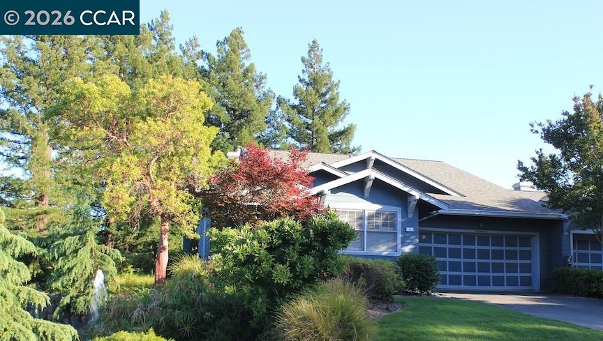 1901 Lakeshire Dr