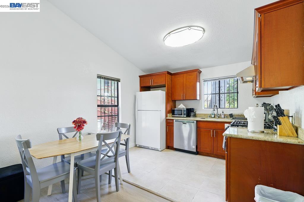 2506 Highland Ave