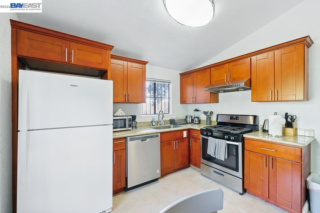 2506 Highland Ave