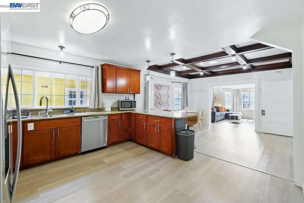 2506 Highland Ave