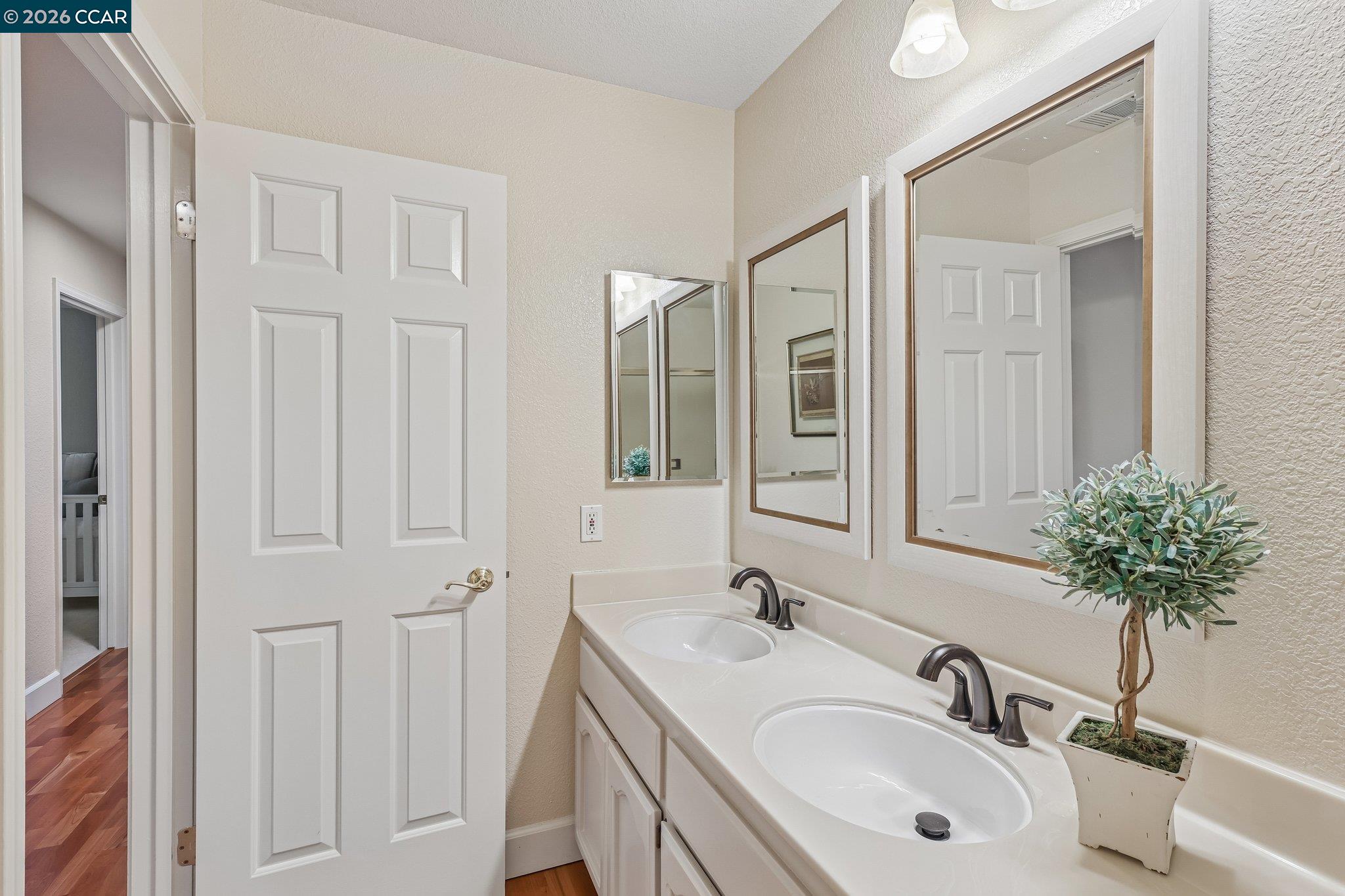 40 Marseille Ct