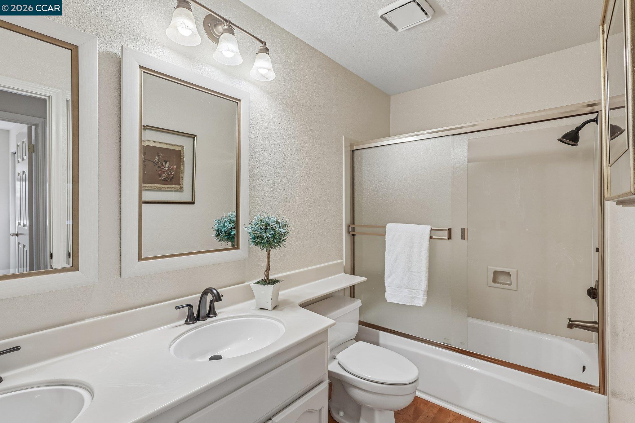 40 Marseille Ct