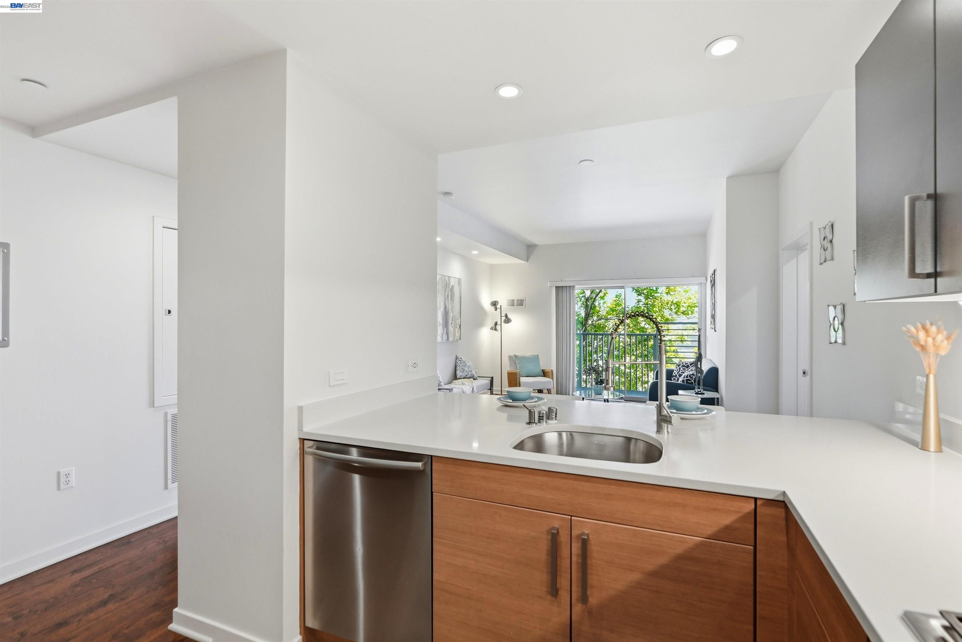 6465 San Pablo Ave # 2 Unit: 3-2
