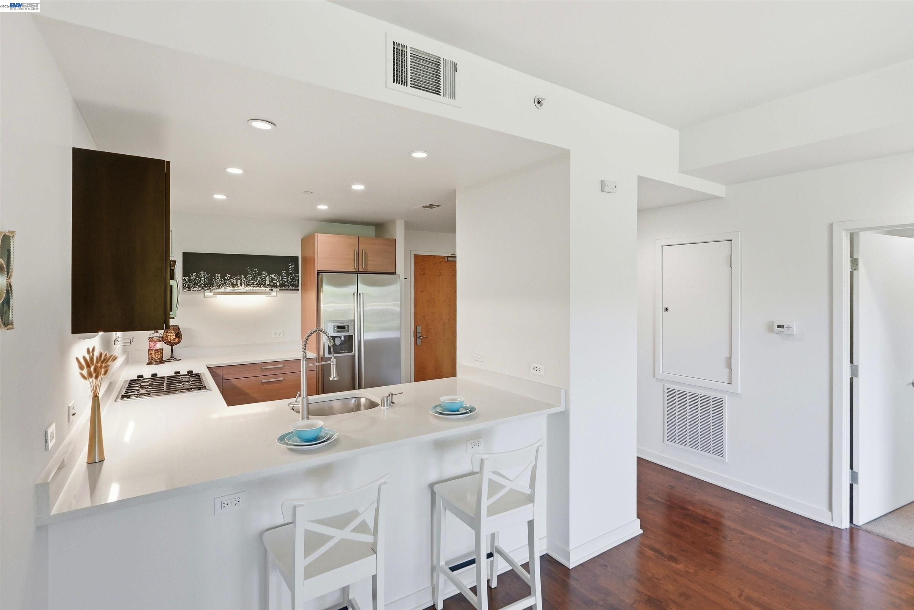6465 San Pablo Ave # 2 Unit: 3-2