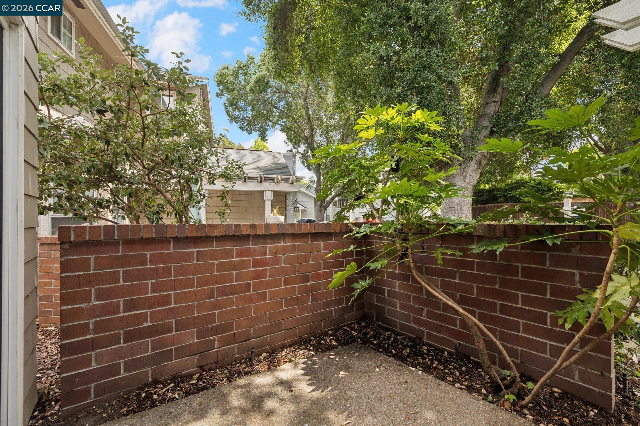 205 Hidden Creek Ct
