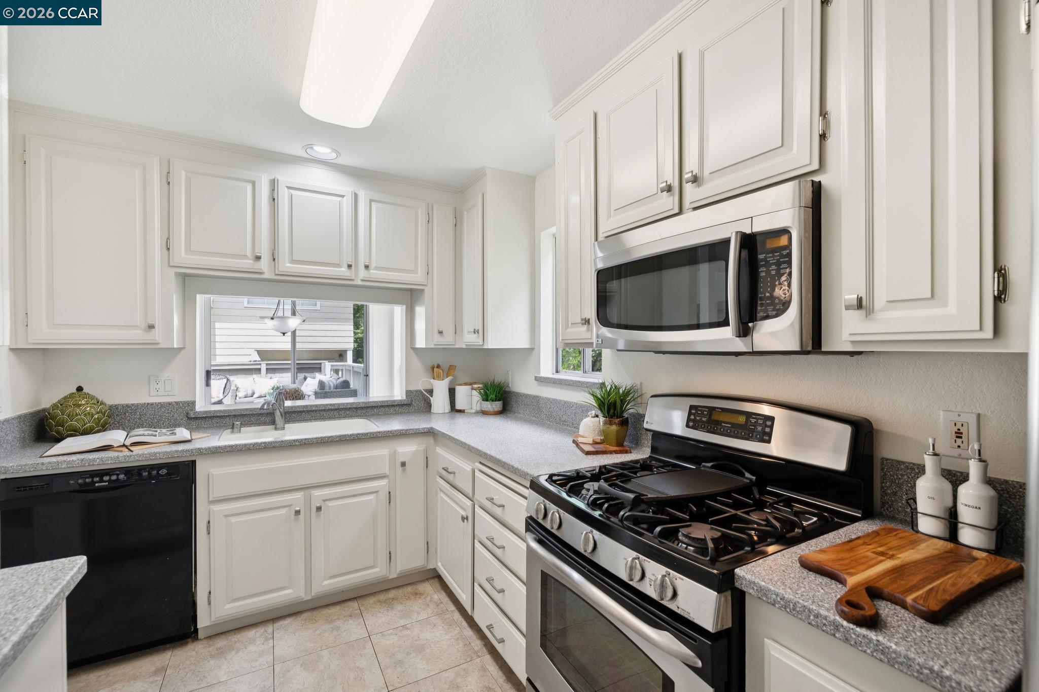 205 Hidden Creek Ct