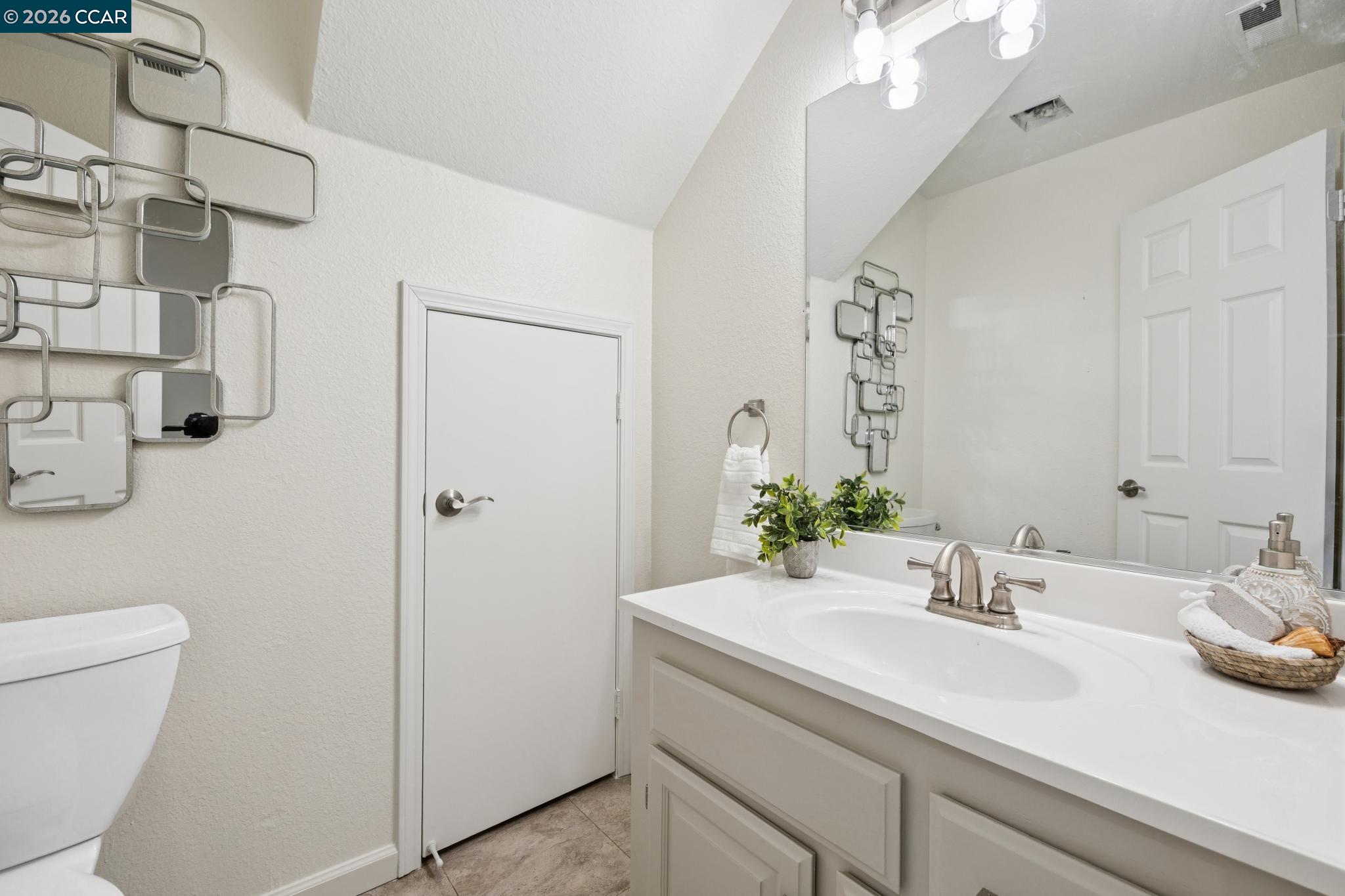 205 Hidden Creek Ct