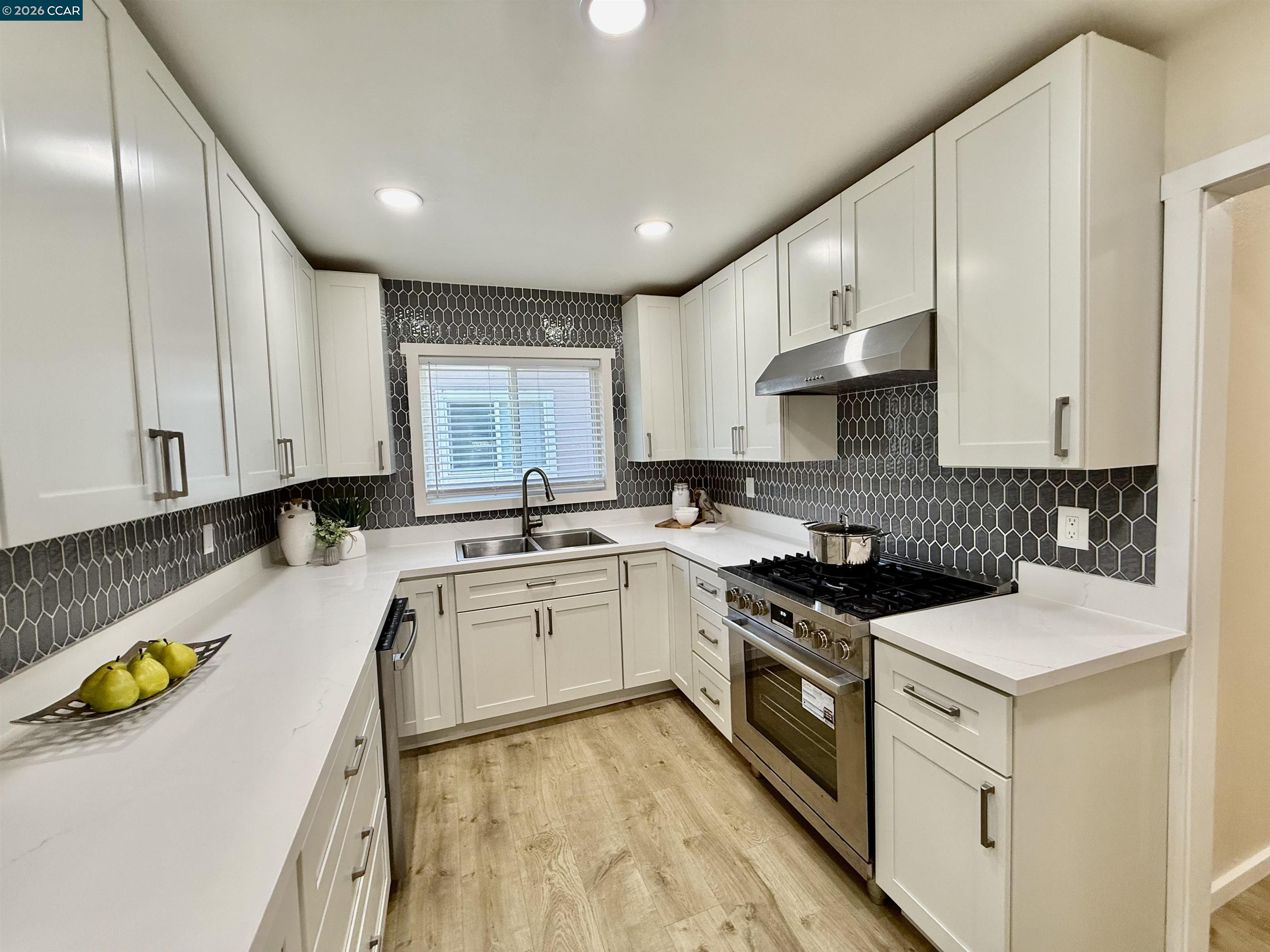 355 Lofas Pl
