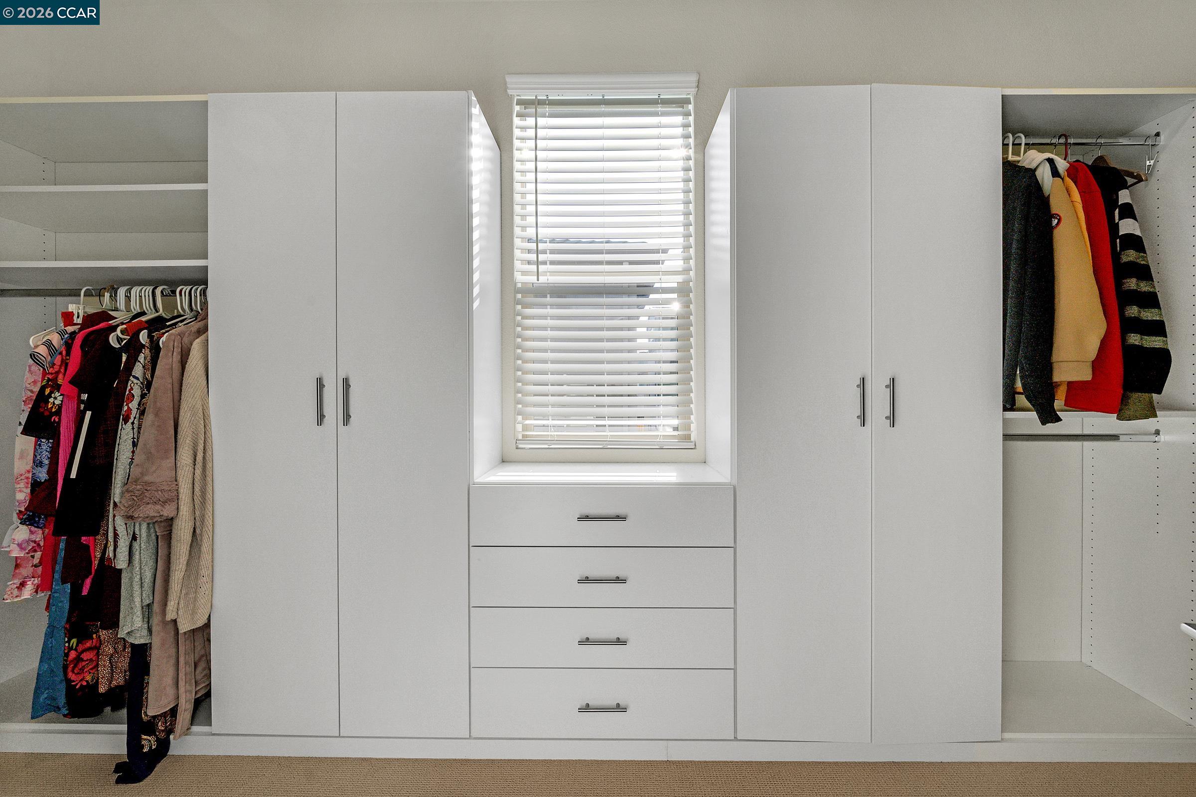 5866 Silhouette Ct