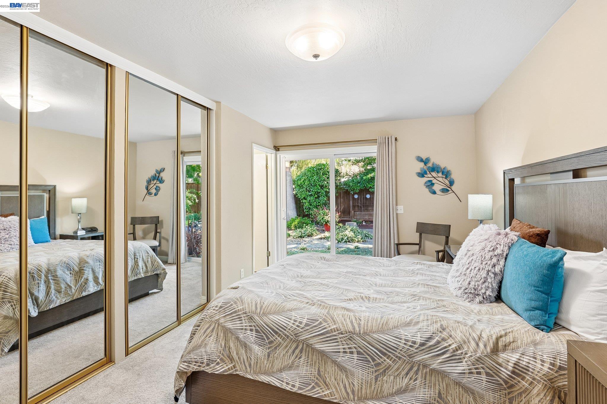 5538 Charlotte Way