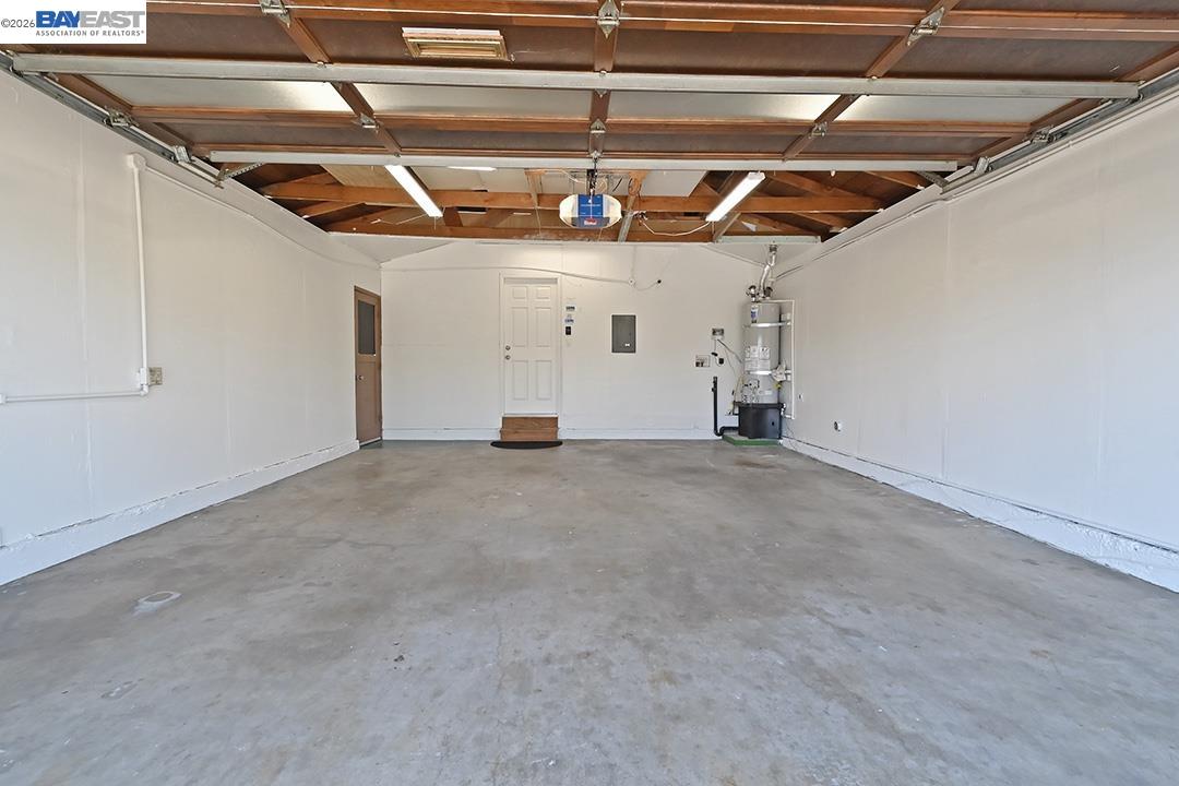 827 Caliente Ave