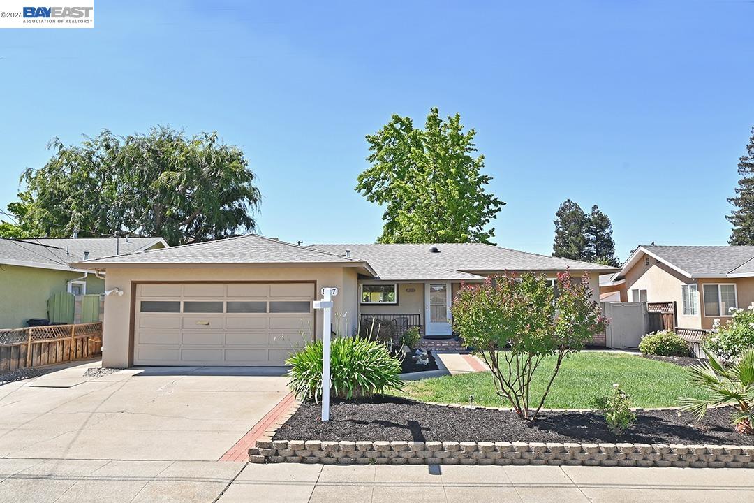 827 Caliente Ave