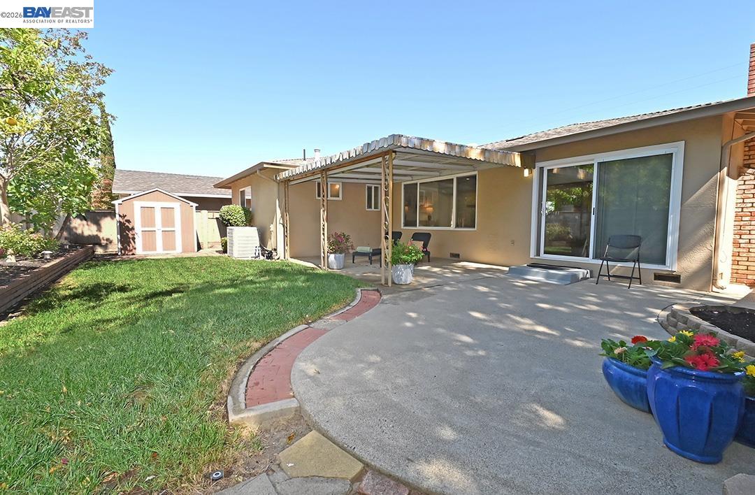 827 Caliente Ave