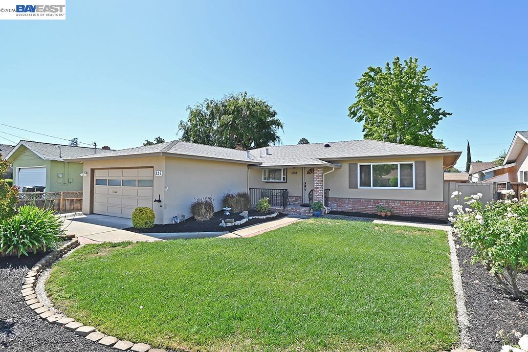 827 Caliente Ave
