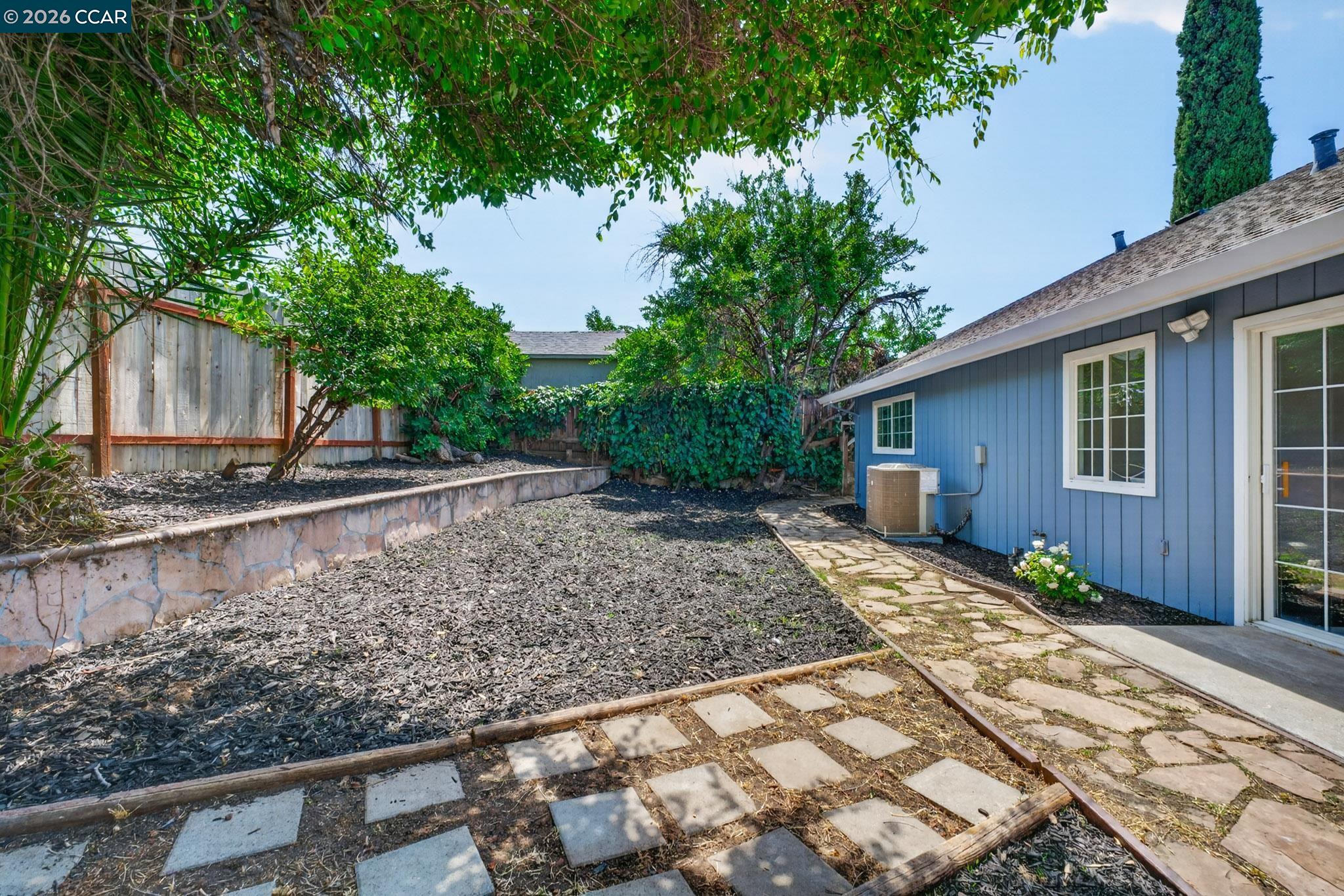 2037 Highland Drive
