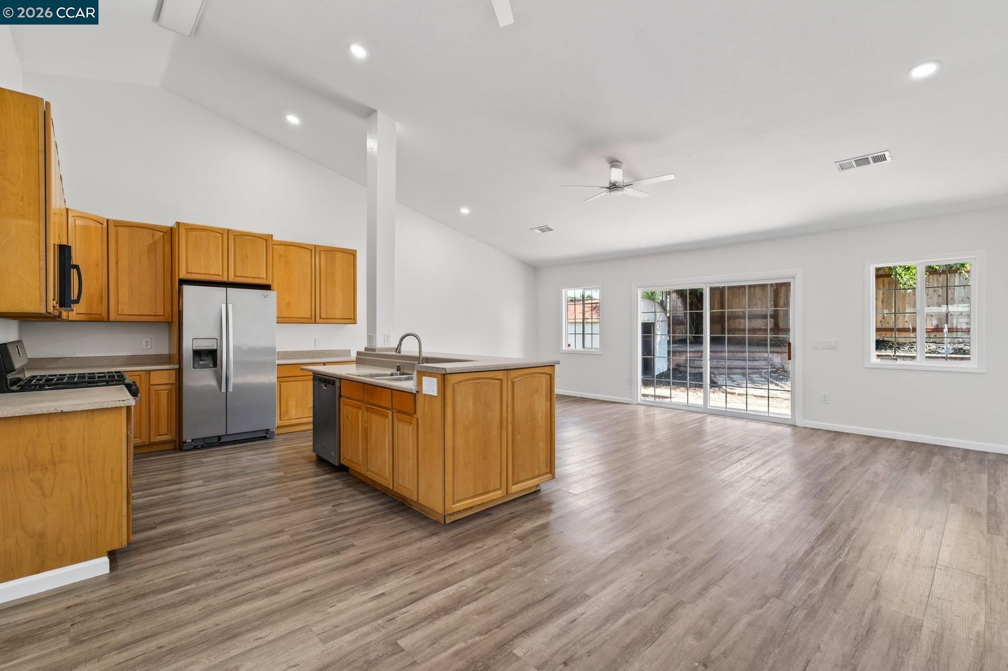 2037 Highland Drive