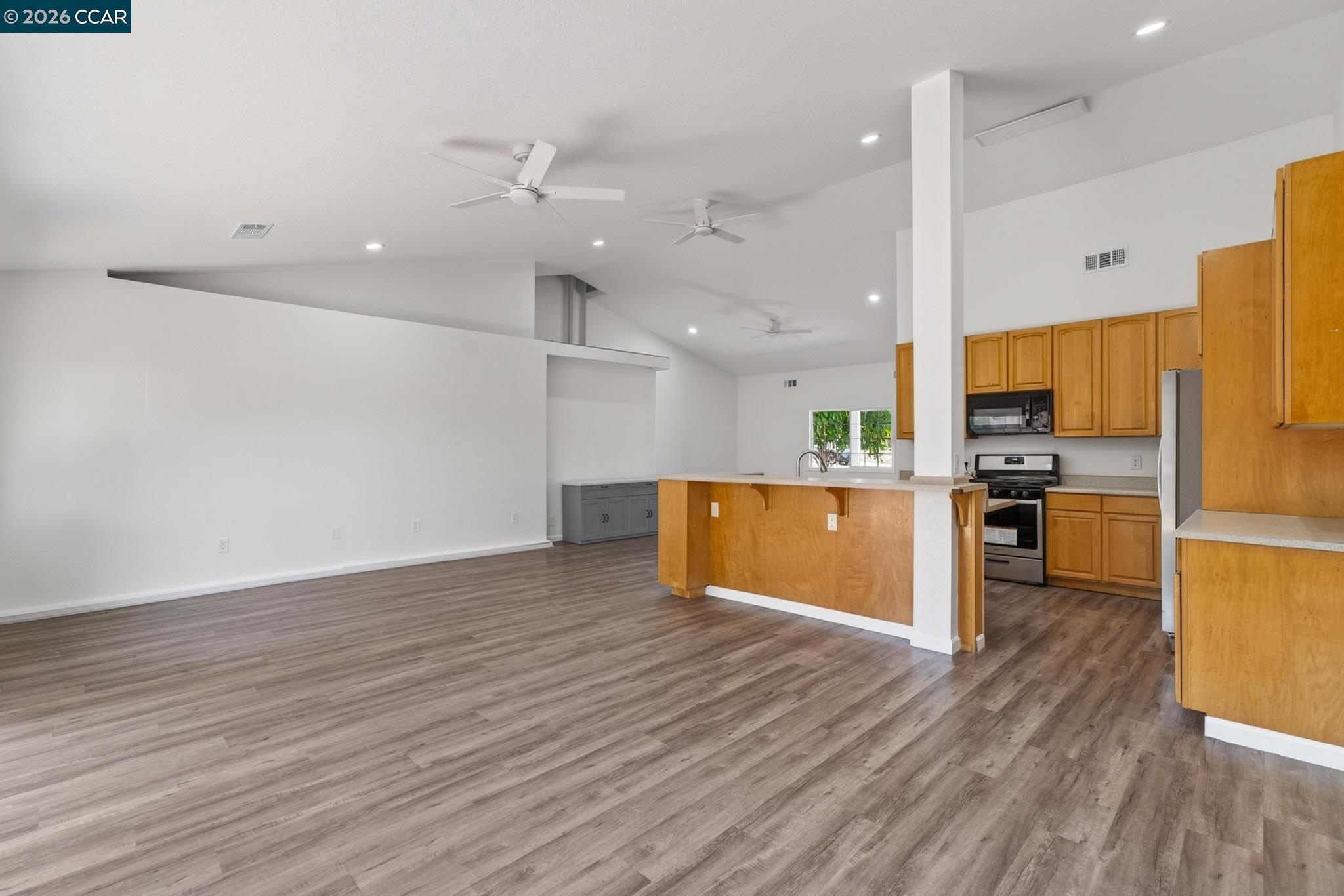 2037 Highland Drive