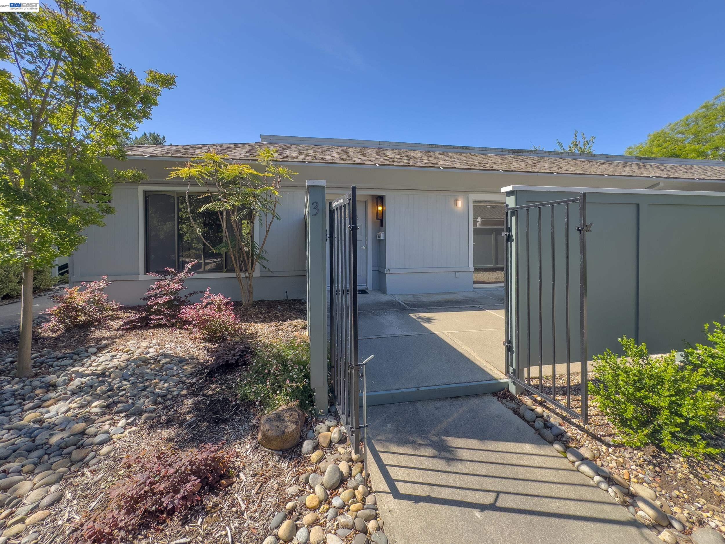 2201 Pine Knoll Dr # 3