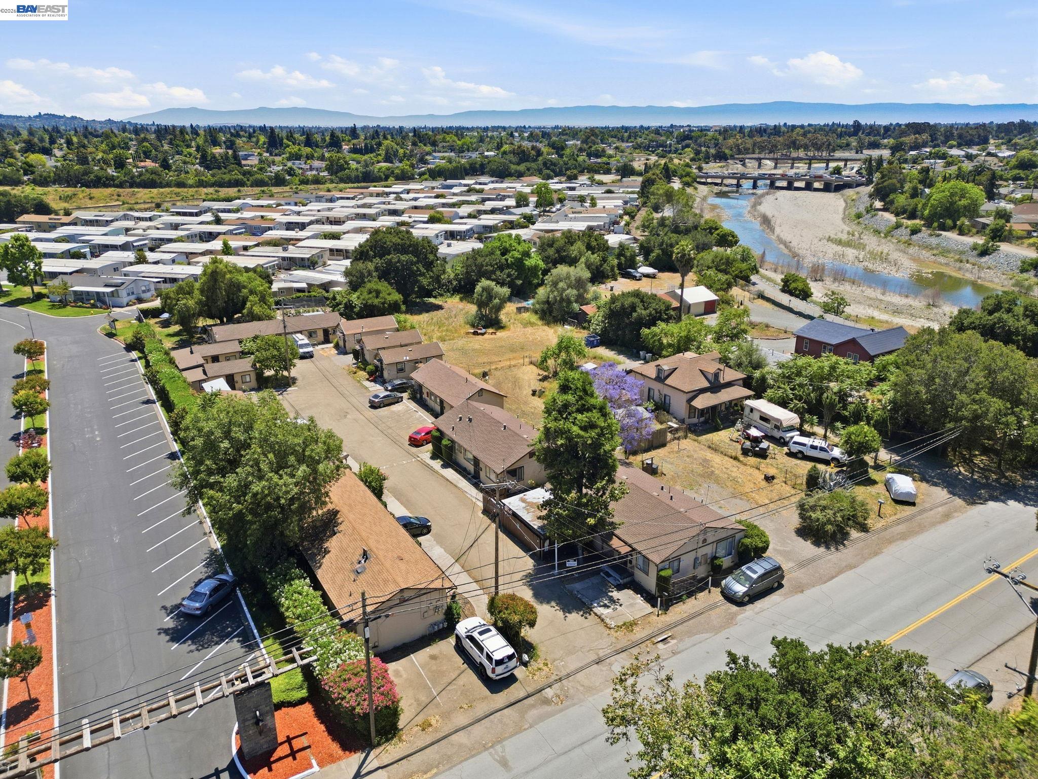 585 Old Canyon Rd