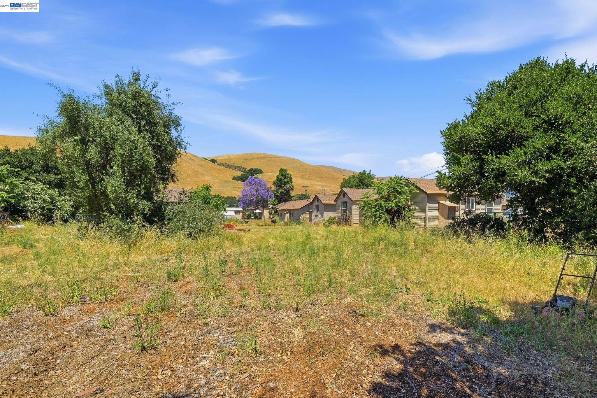 585 Old Canyon Rd
