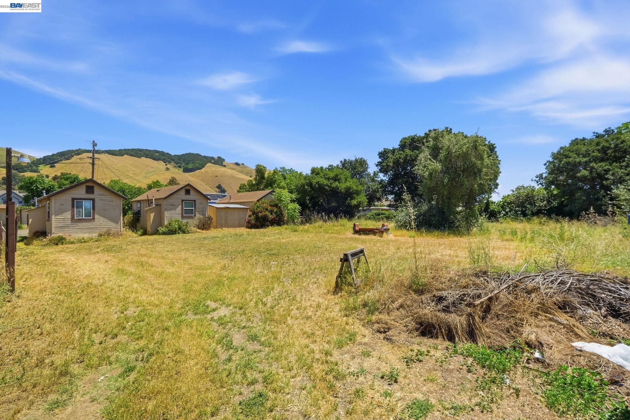 585 Old Canyon Rd