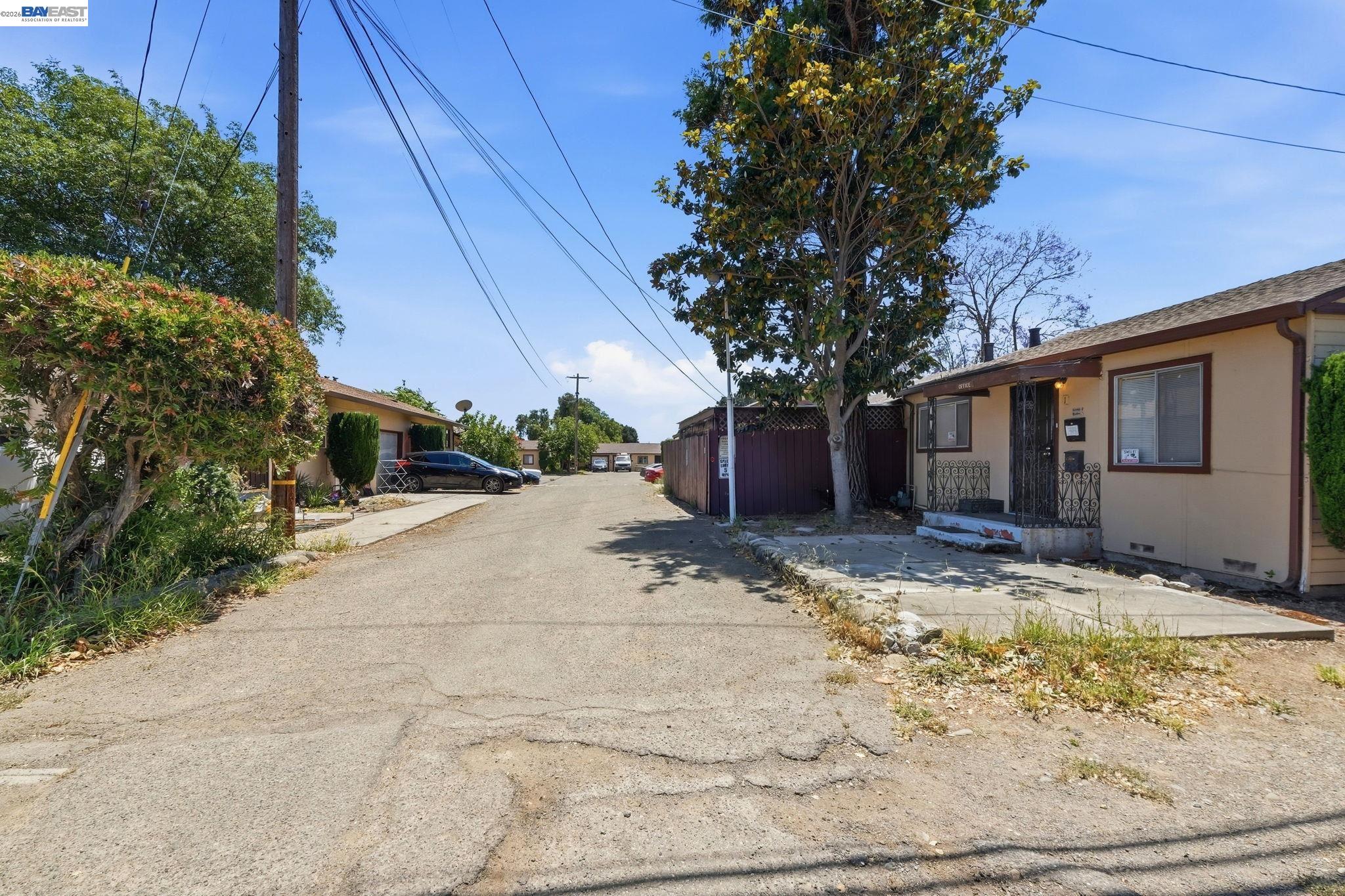 585 Old Canyon Rd