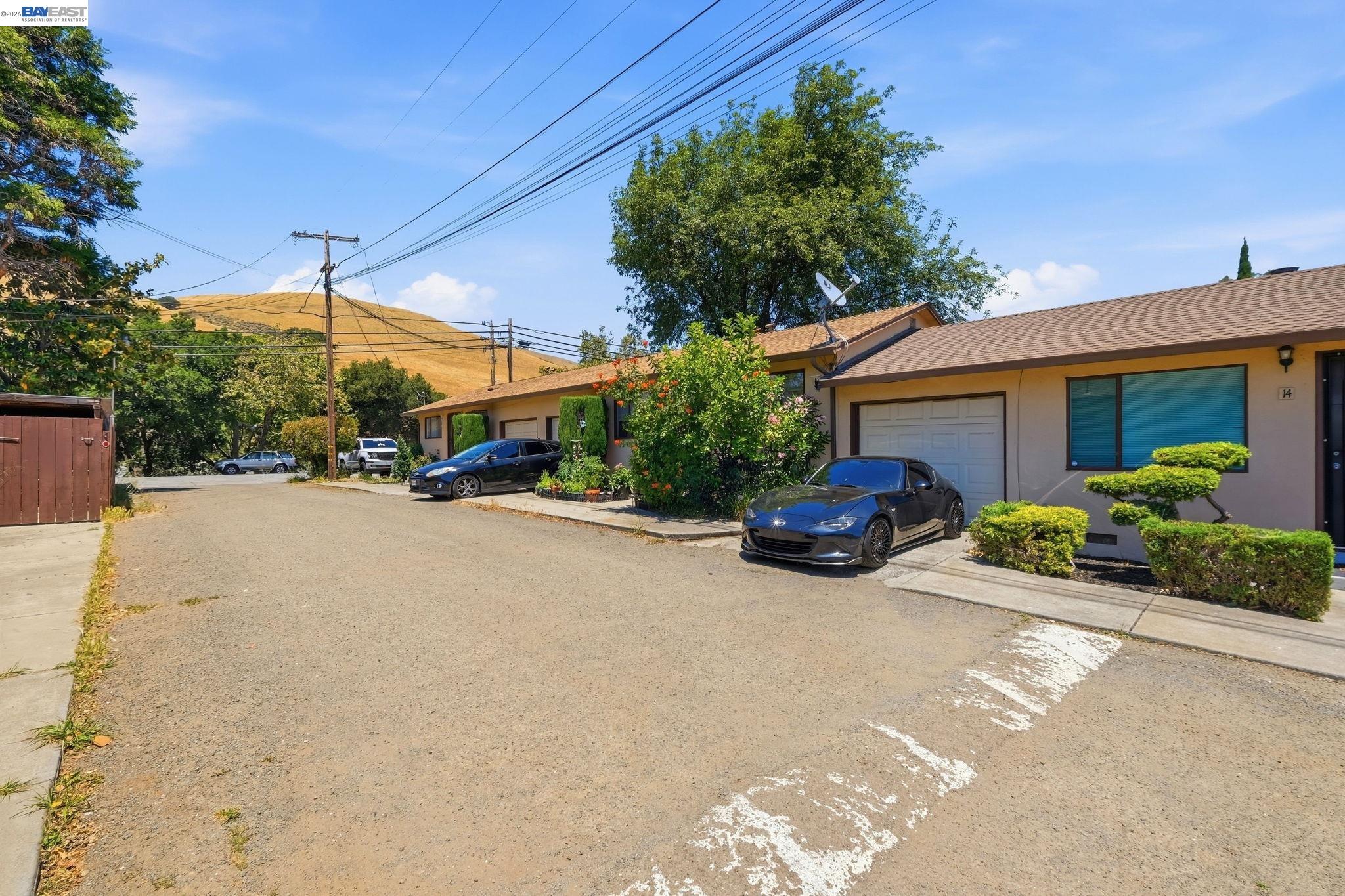 585 Old Canyon Rd