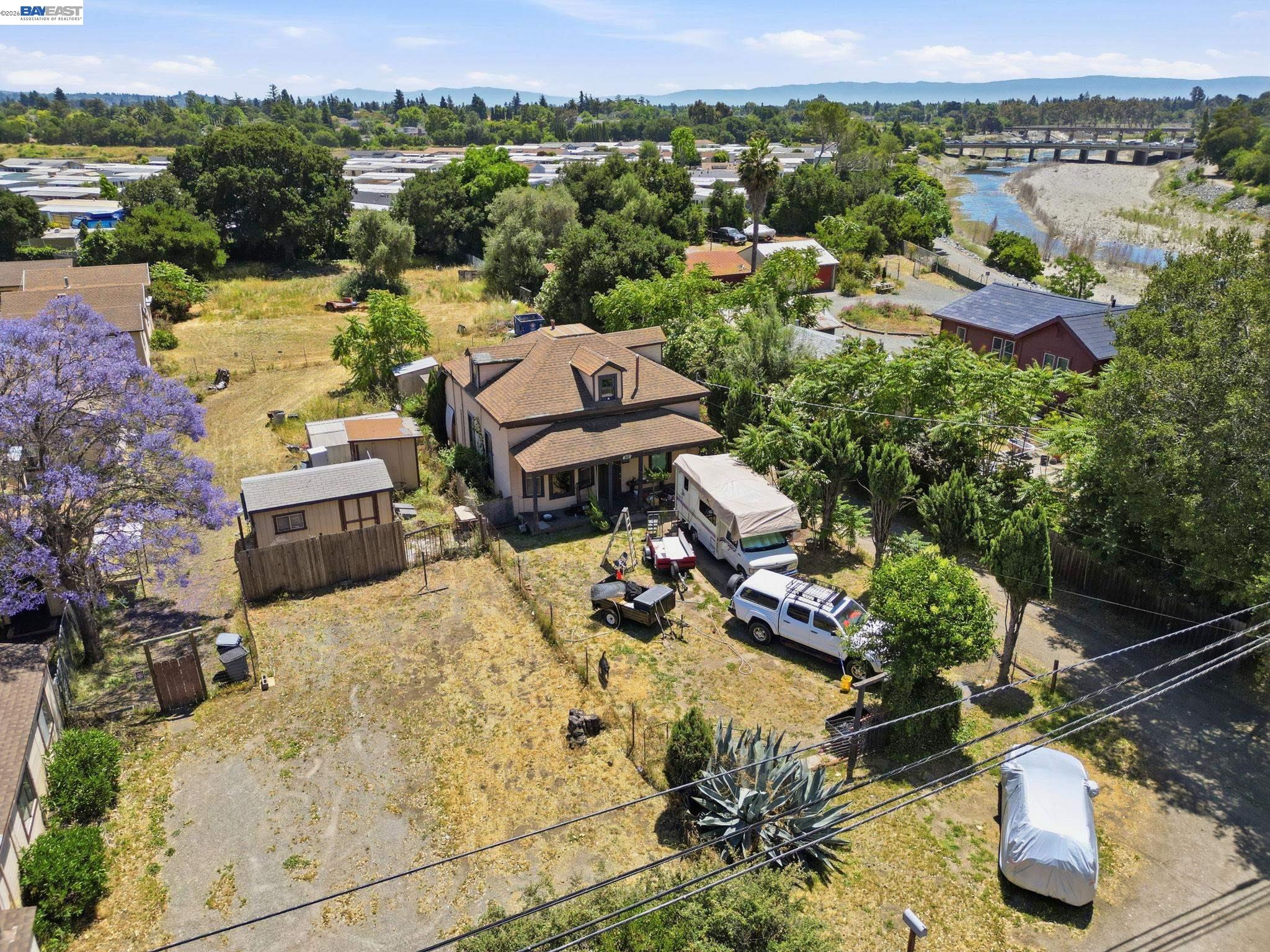585 Old Canyon Rd