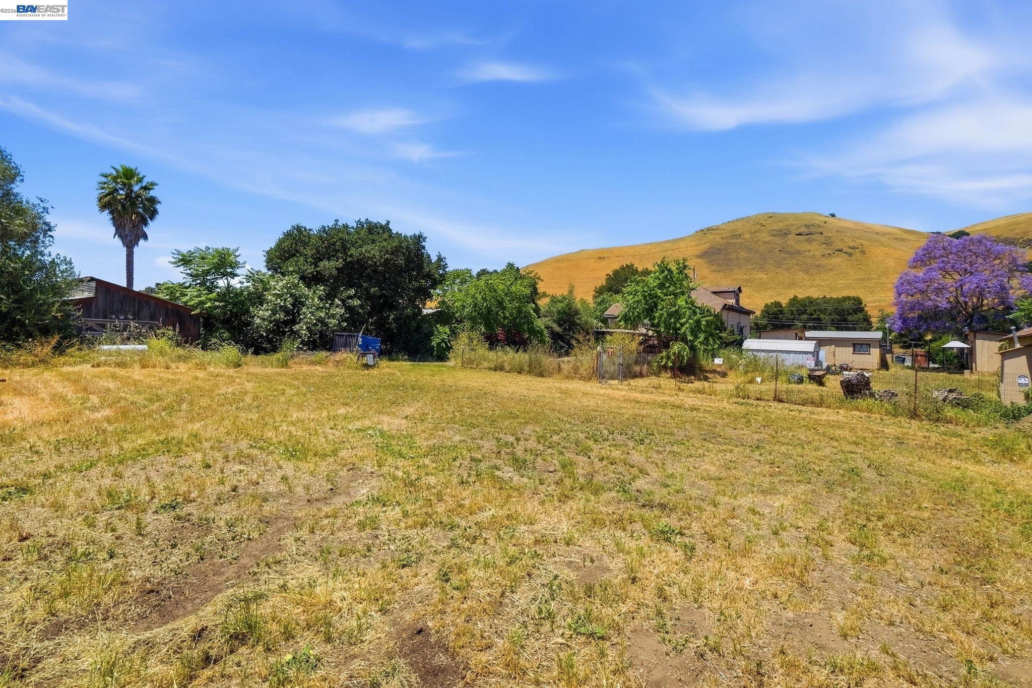 585 Old Canyon Rd