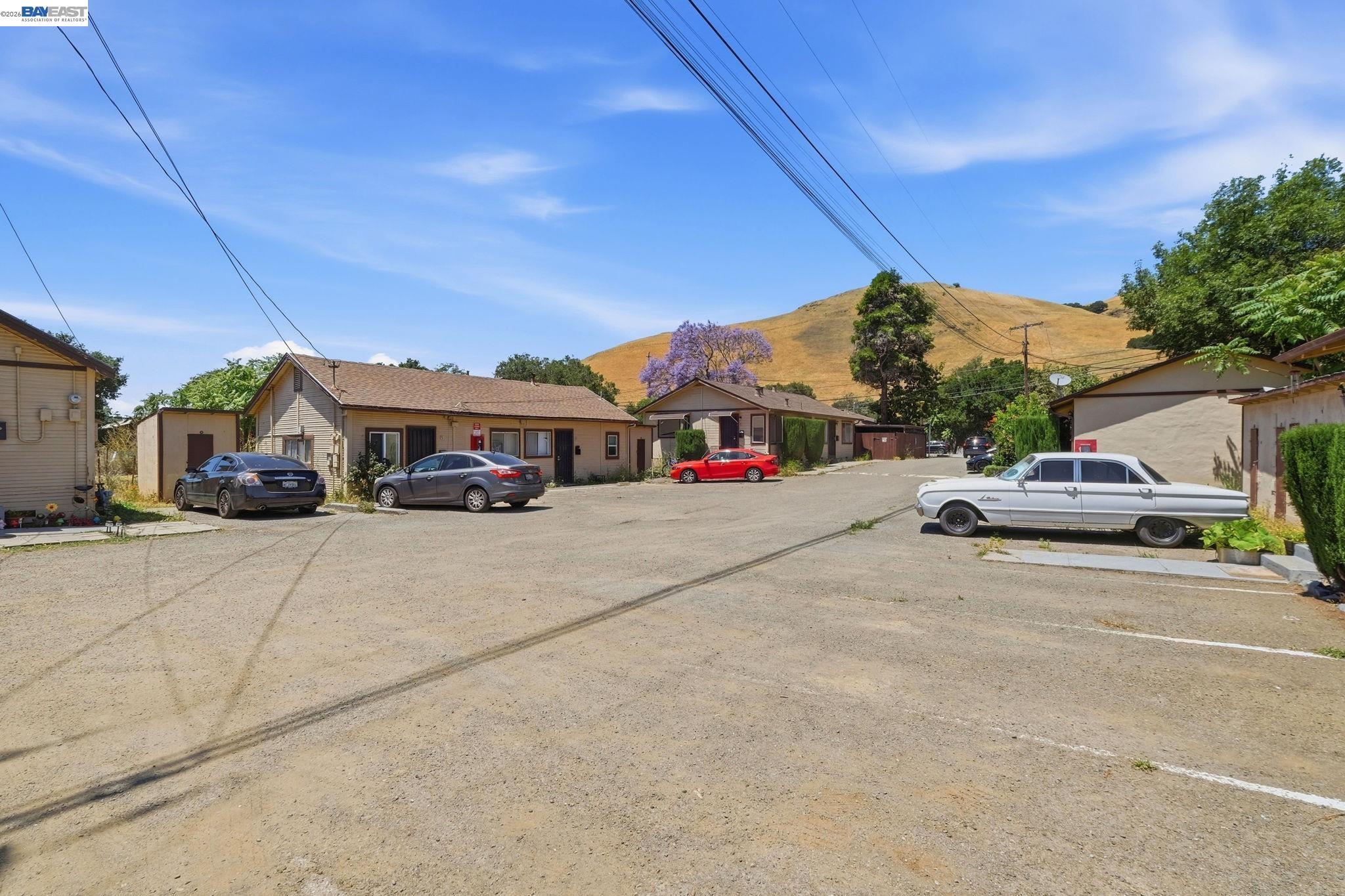 585 Old Canyon Rd