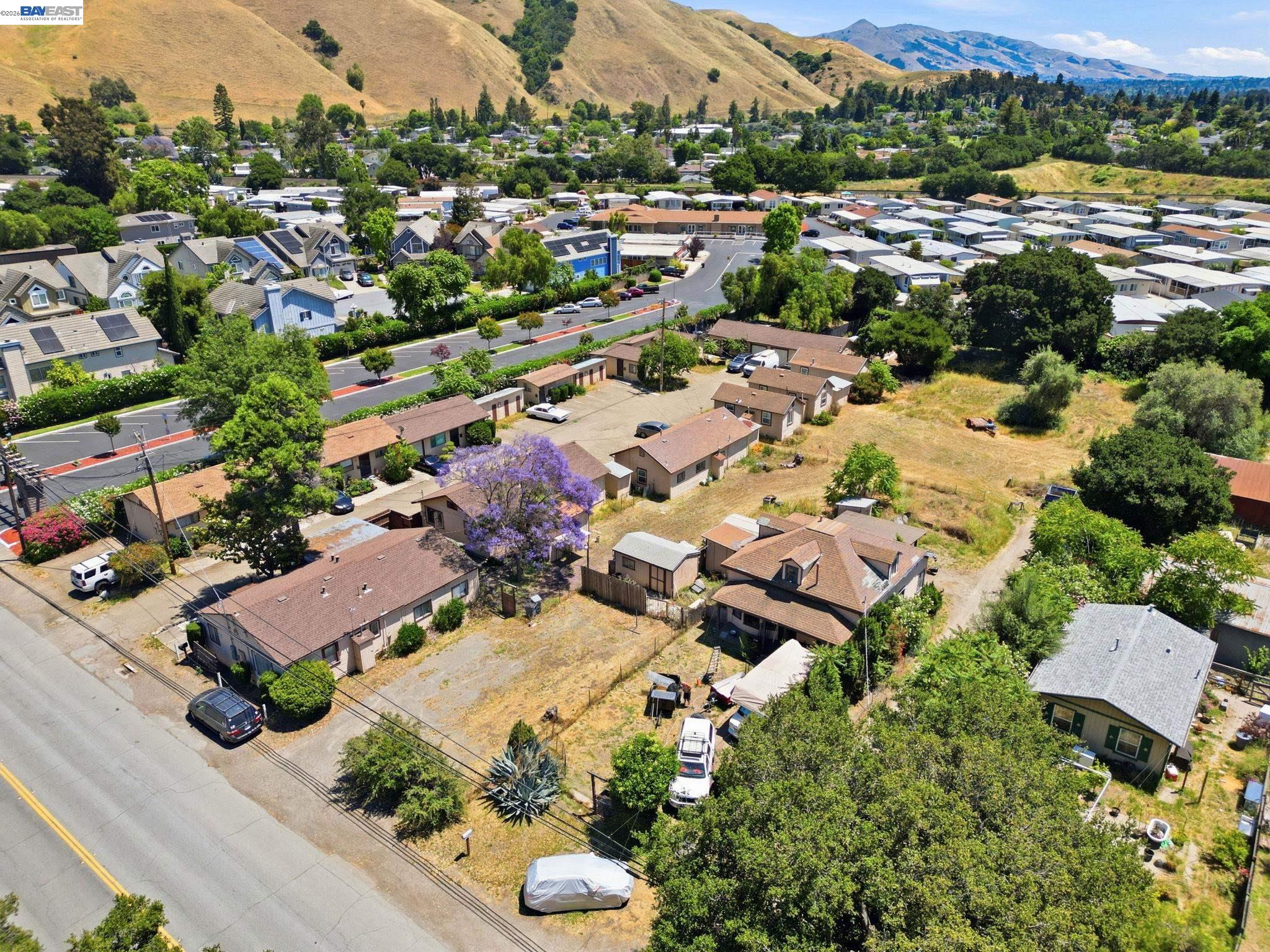 585 Old Canyon Rd