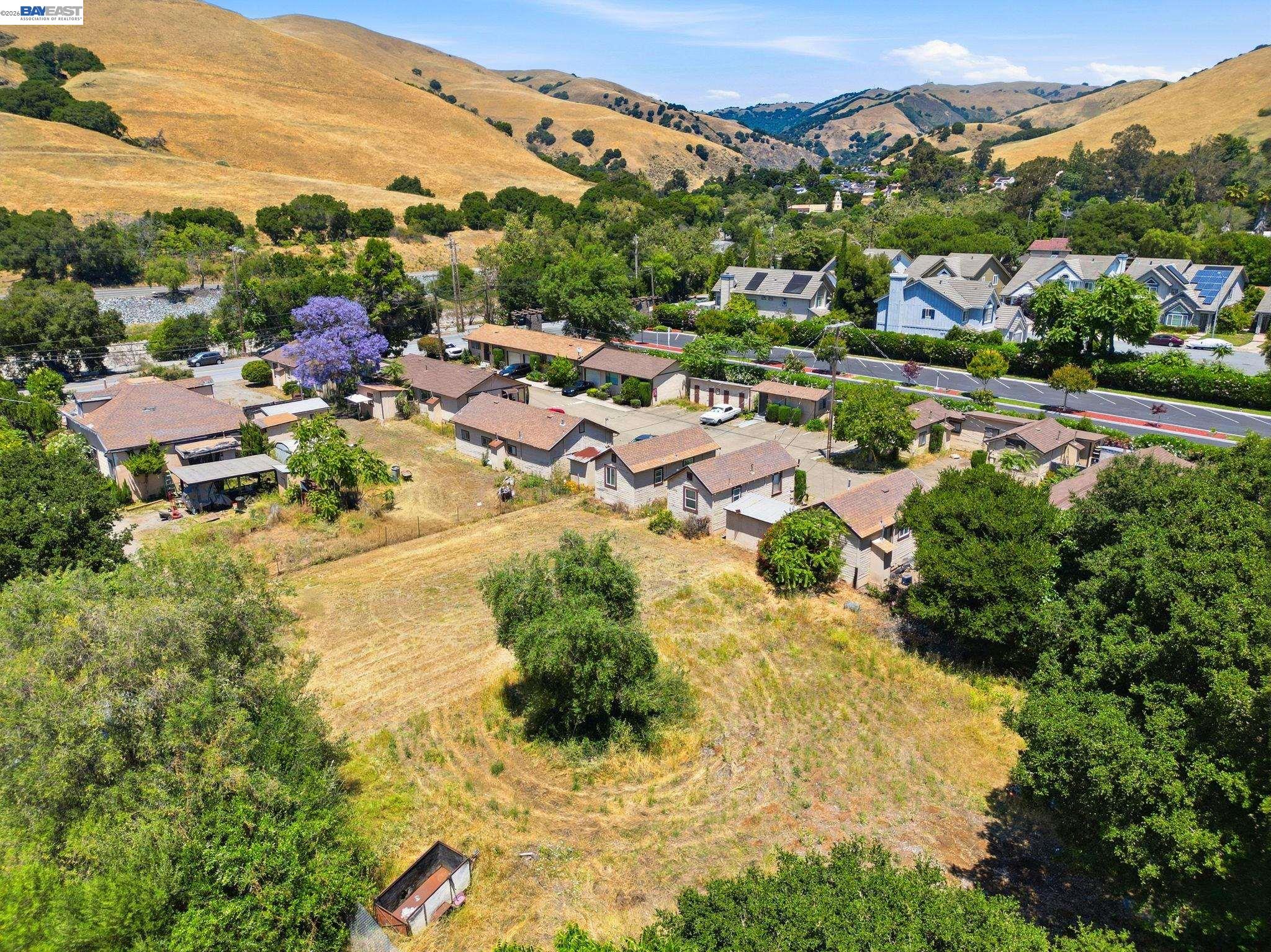 585 Old Canyon Rd