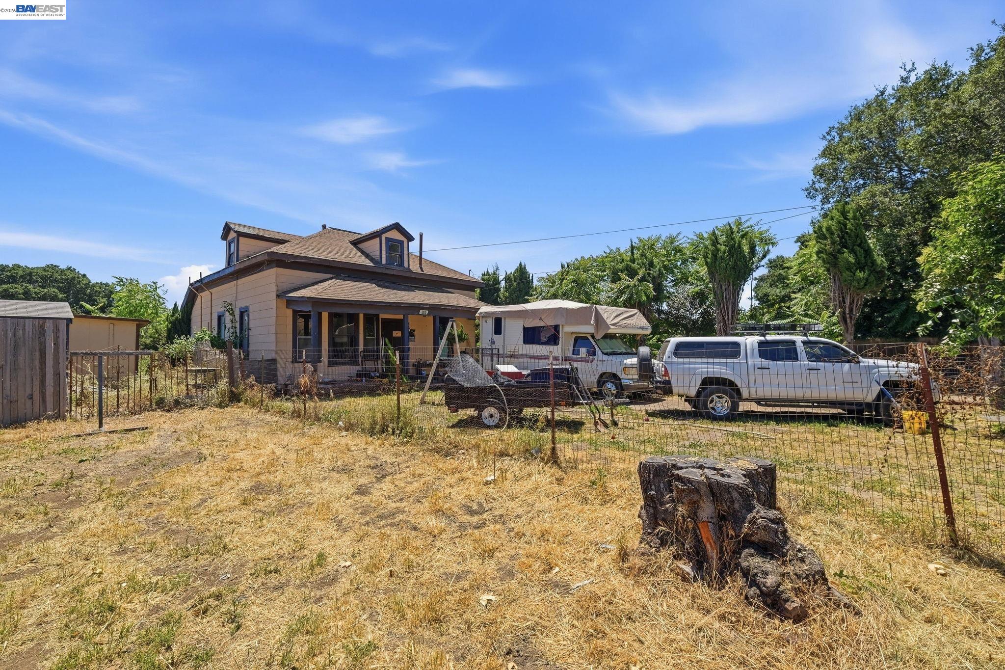 585 Old Canyon Rd