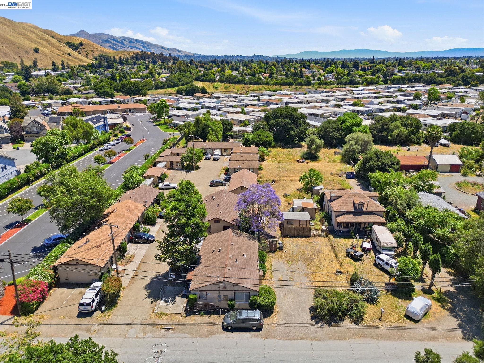 585 Old Canyon Rd