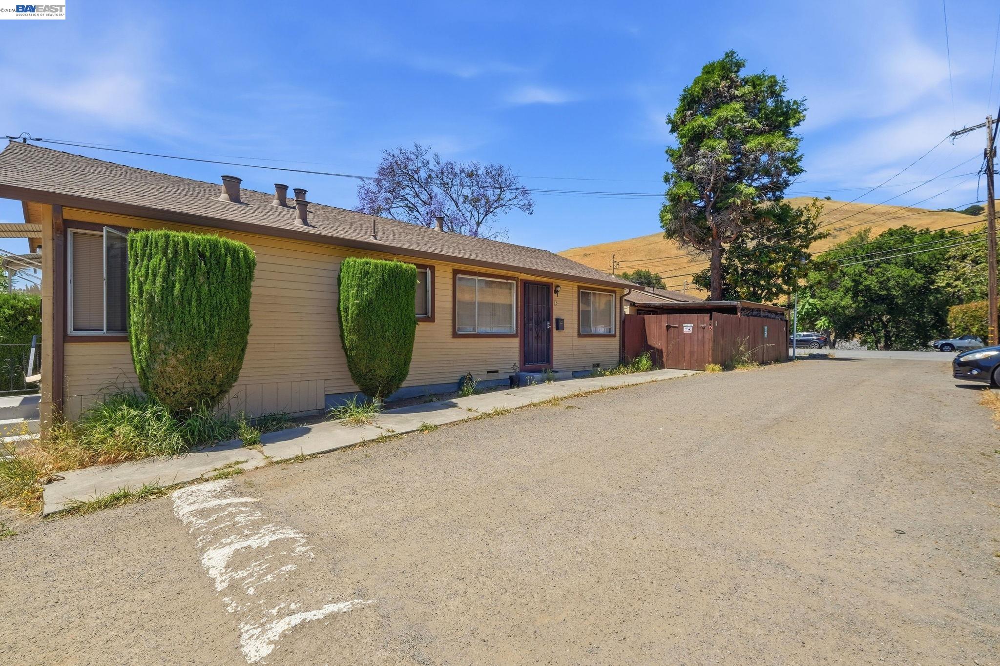 585 Old Canyon Rd