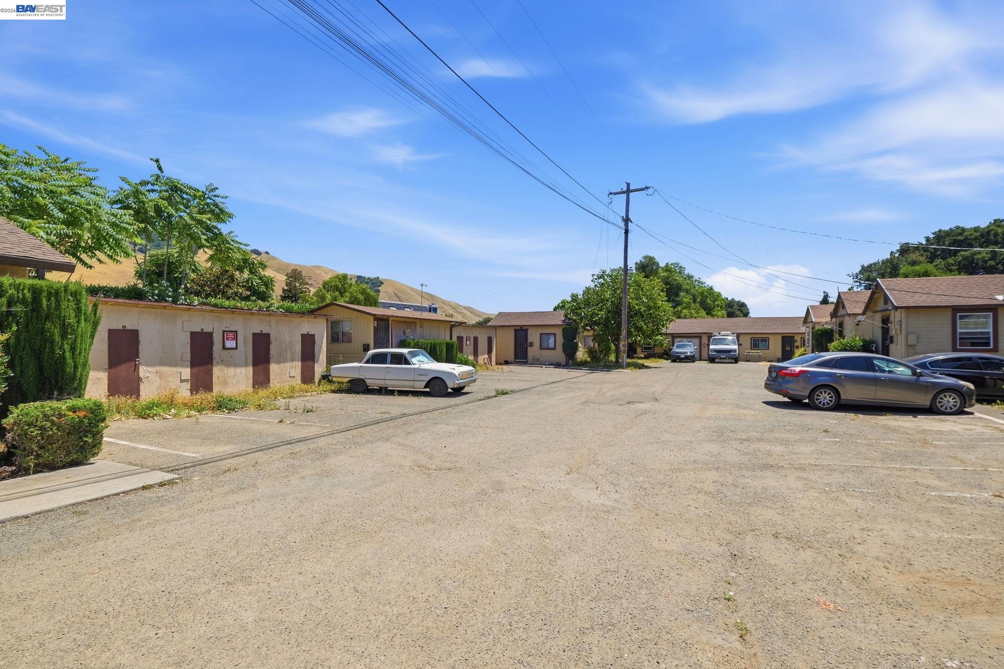 585 Old Canyon Rd