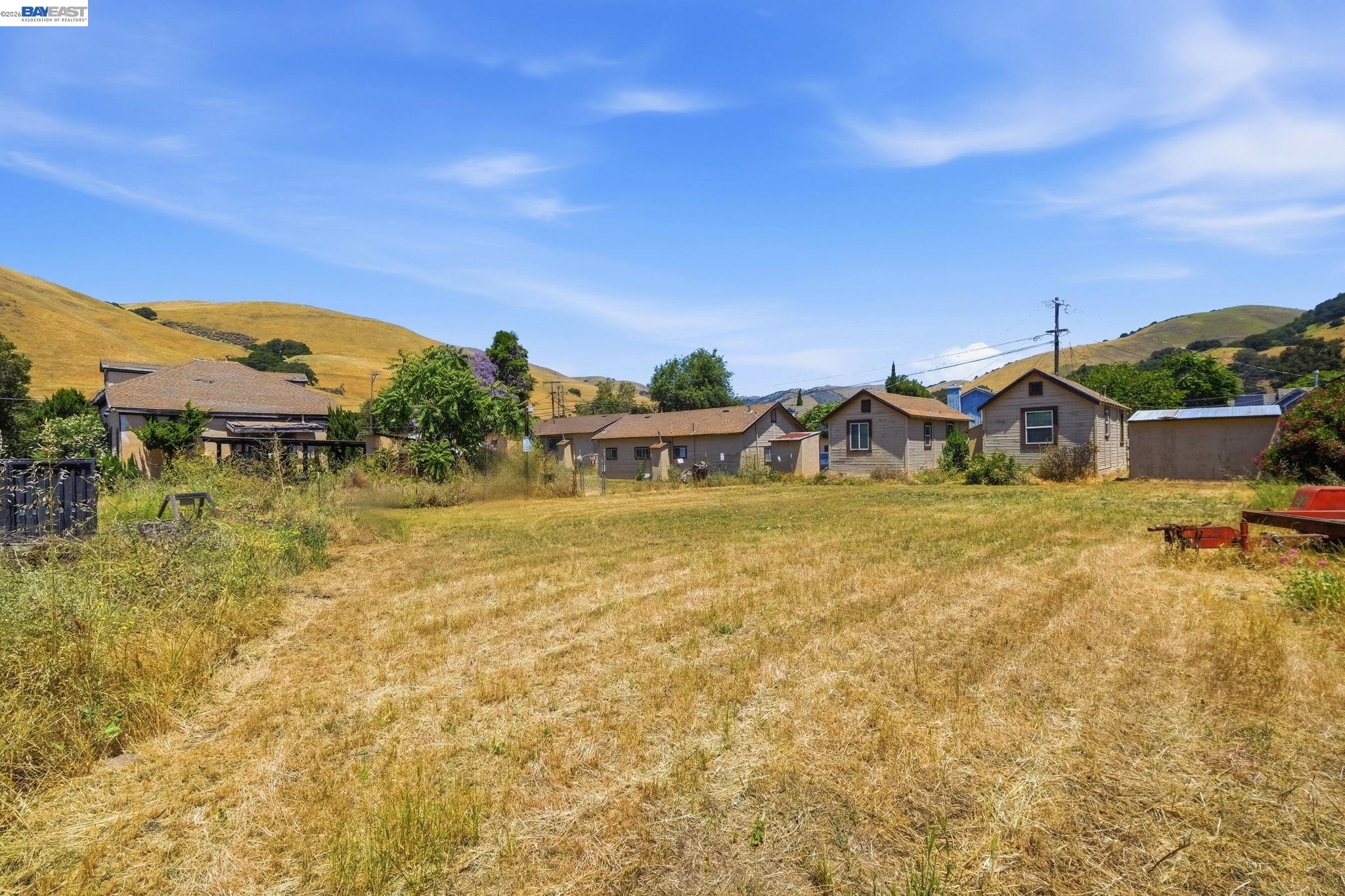 585 Old Canyon Rd