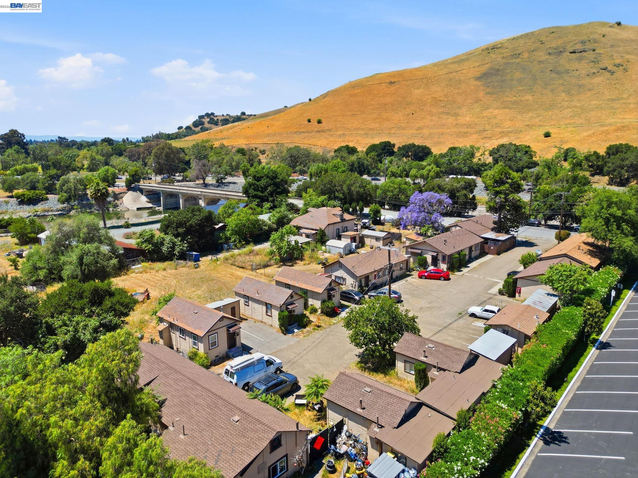 585 Old Canyon Rd