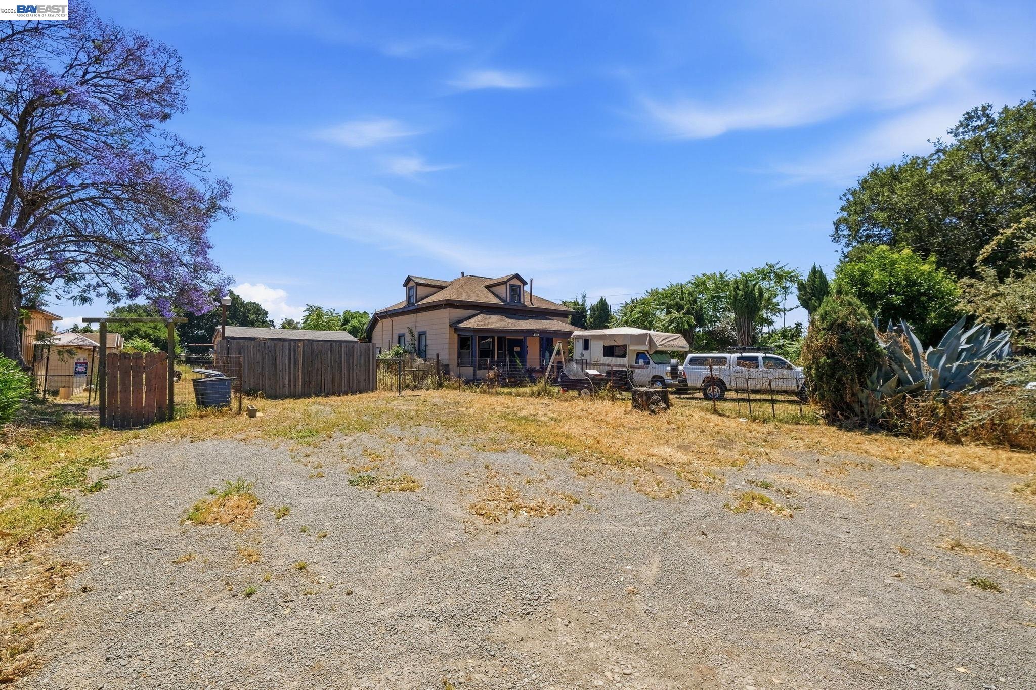 585 Old Canyon Rd