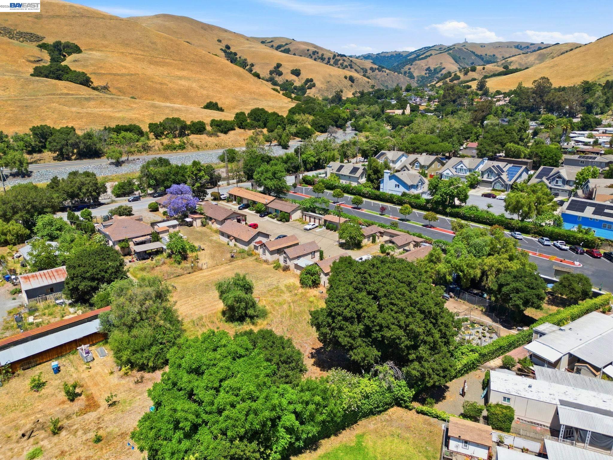 585 Old Canyon Rd
