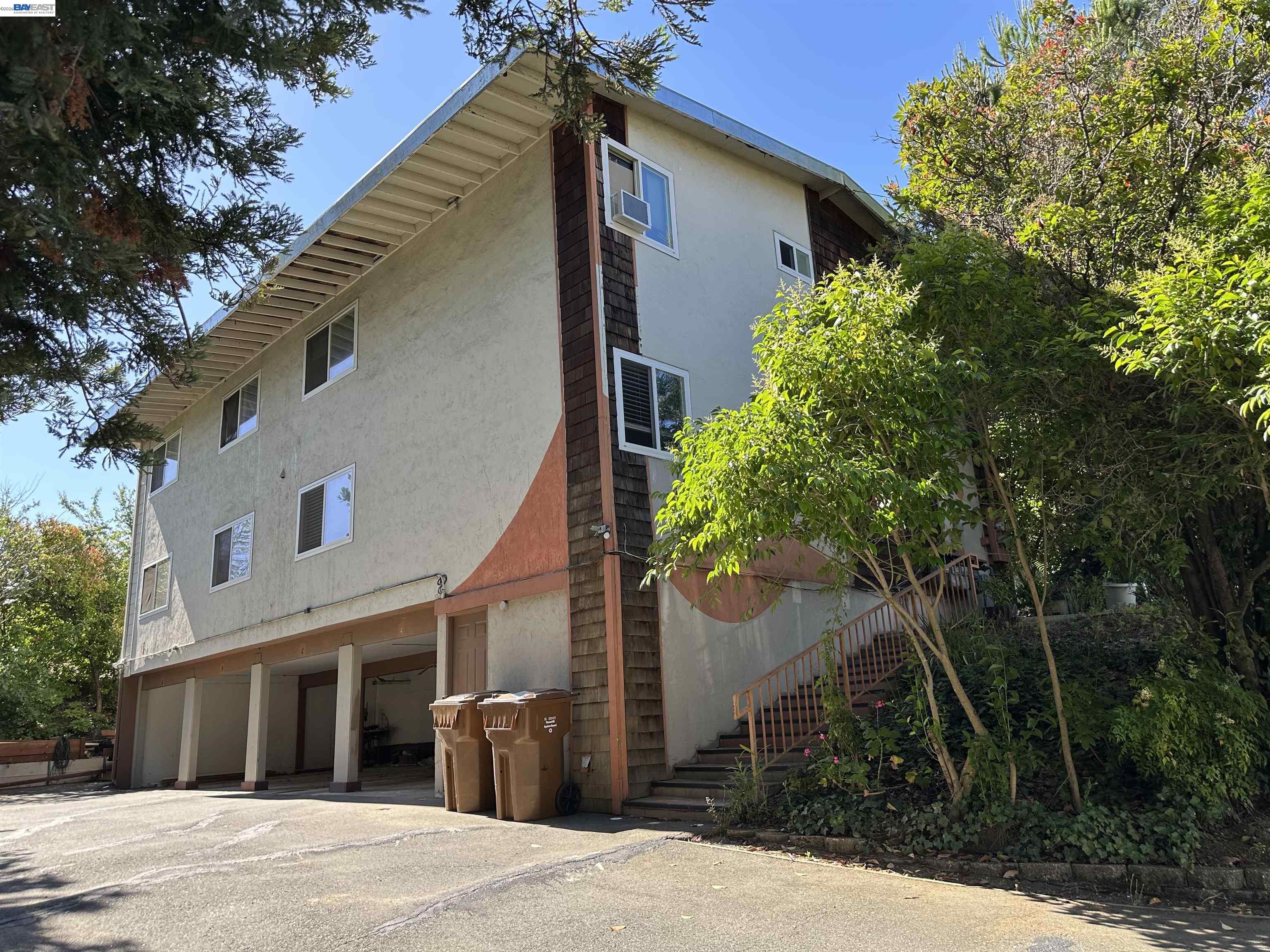 205 Muir Rd