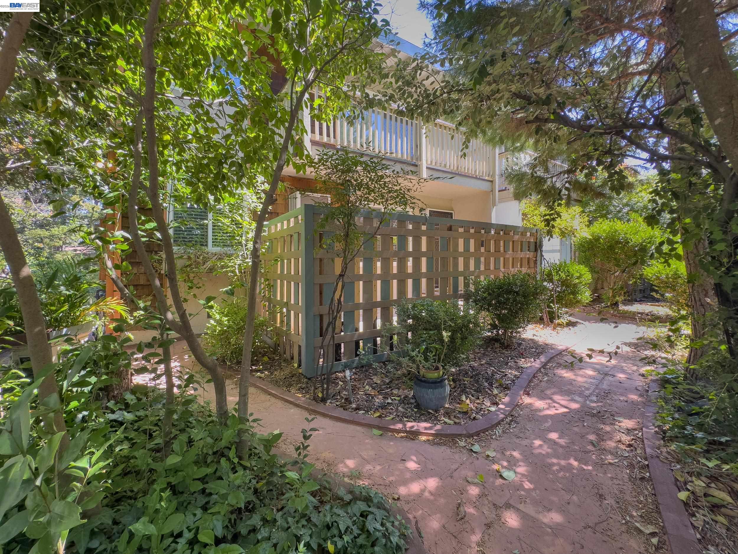 205 Muir Rd