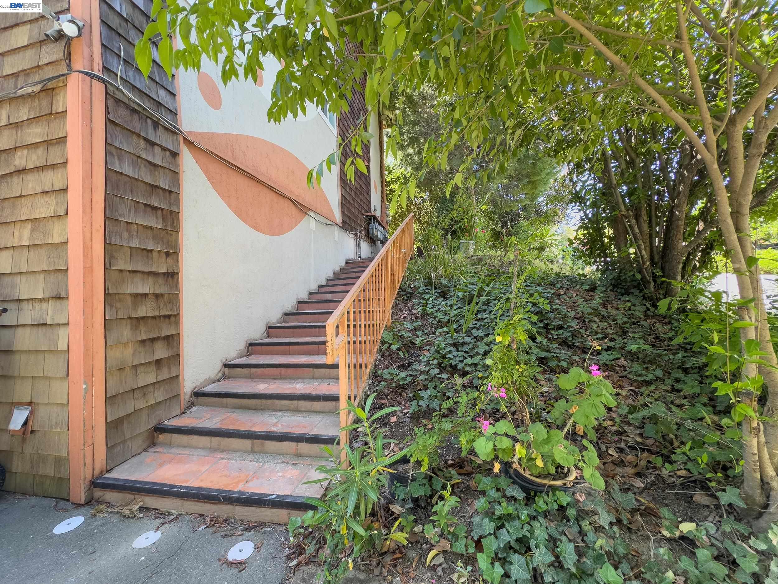 205 Muir Rd
