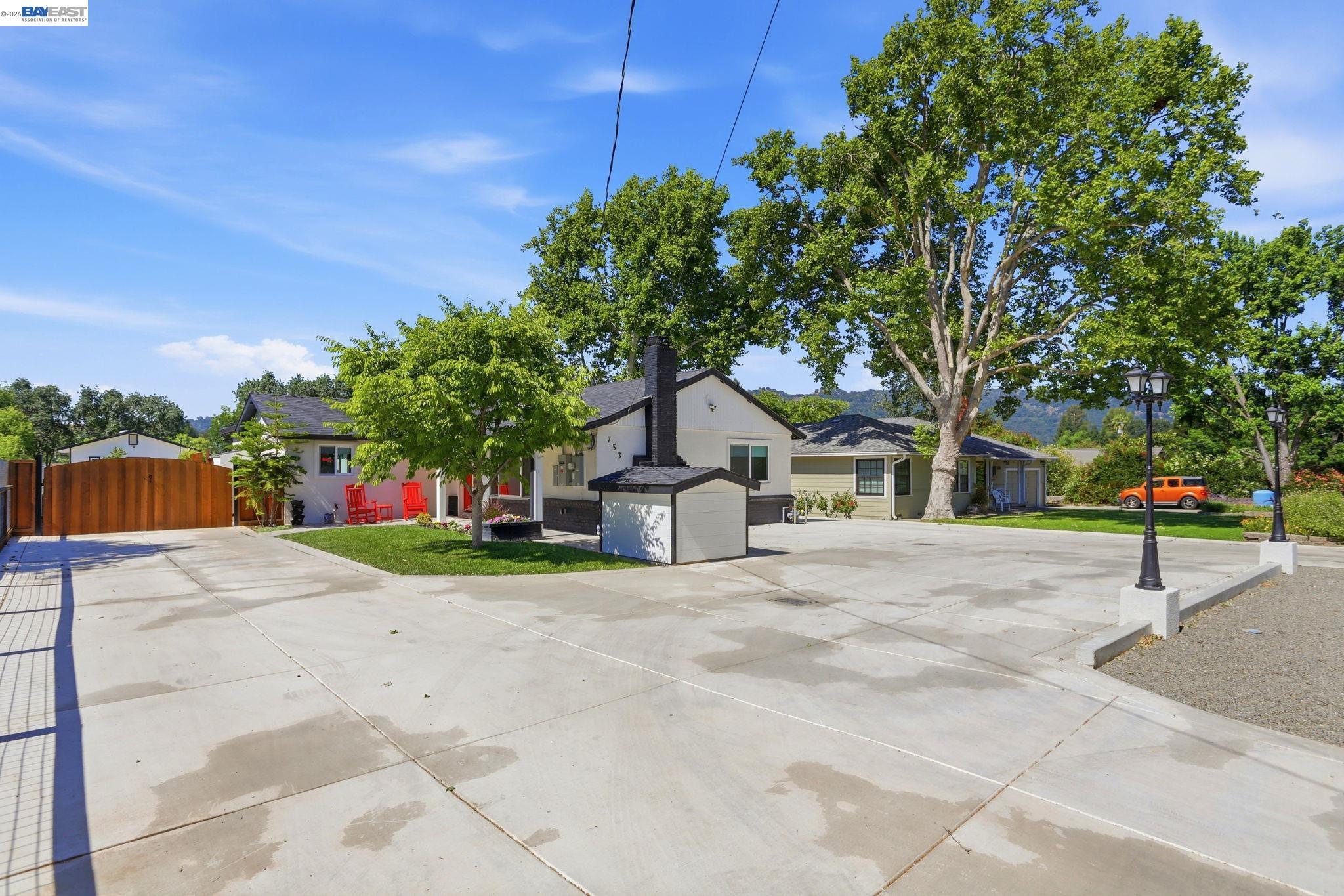 753 Sycamore Rd